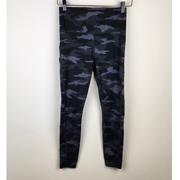 Athleta Pants - Athleta Ultimate‎ 7/8 Tight Leggings Gray Camo Pockets sz XS